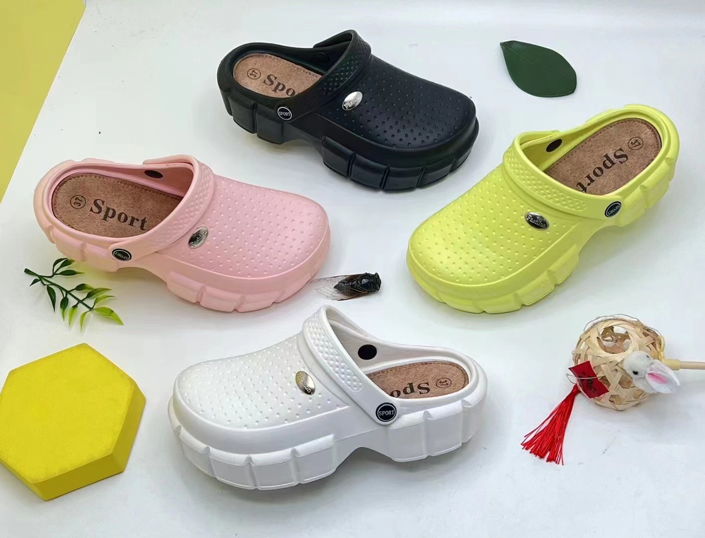 Customized Waterproof Light Weight Adult EVA Classic Slipper Shoes Clog