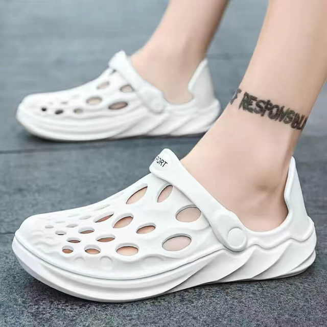 Customized Light Weight Hard-wearing Fashion Comfortable Flat Hole Clogs Casual Slipper