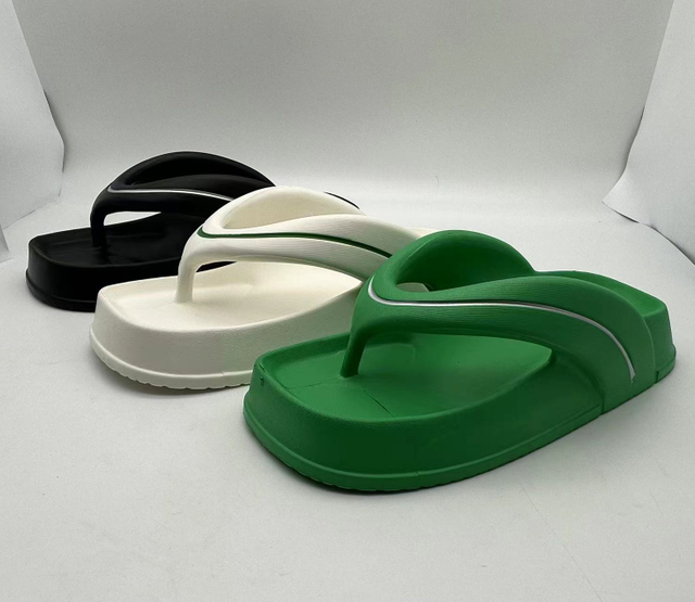 Customized Summer Non-Slip Thick Bottom Eva Slide Lady Outdoor Flip-flops 
