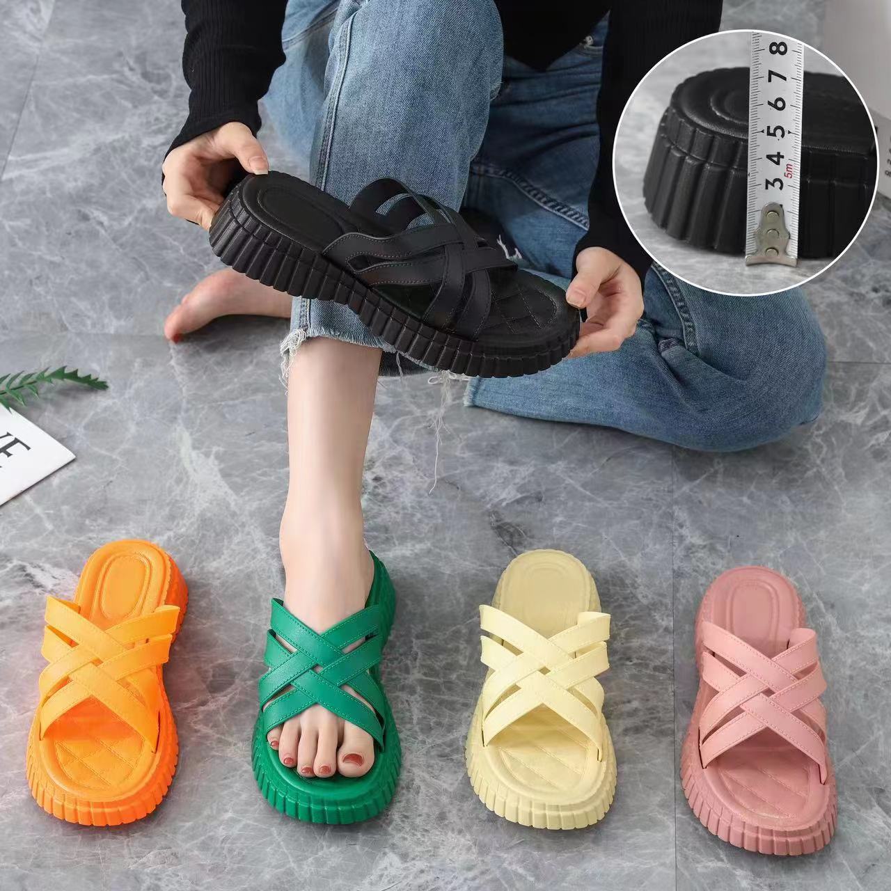 Anti Slip Fashion Soft Sole Pvc Material Women Thick Sole Slippers