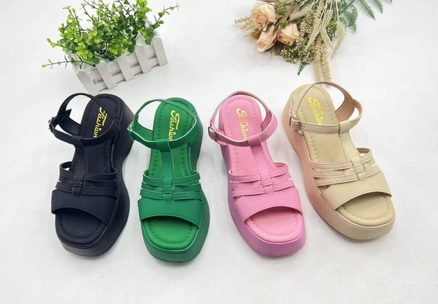 Summer Women Soft Insole Fashion Shoe Casual Outdoor Flat Sandals