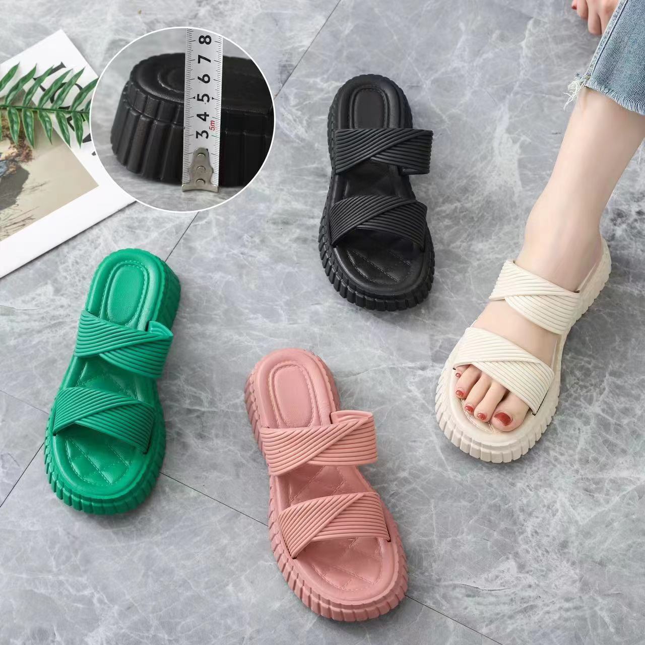 Anti Slip Fashion Soft Sole Pvc Material Women Thick Sole Slippers