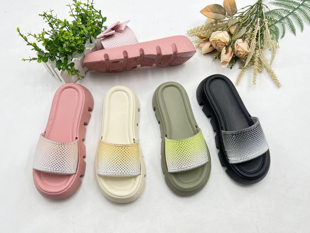 Customized Soft Summer Women Fashion Outdoor PVC Fashion Casual Slipper