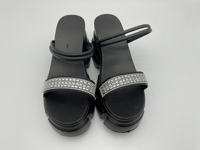Customized Light Weight Ladies Buckle Woman Fashion Summer Sandals Shoes 