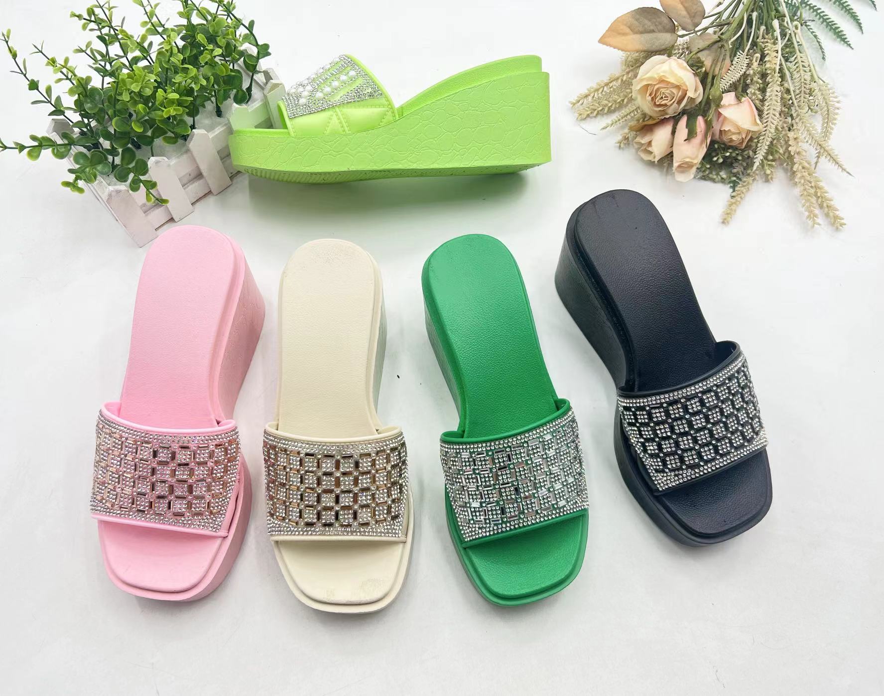Customized Soft Summer Women Fashion Outdoor PVC Fashion Casual Slipper
