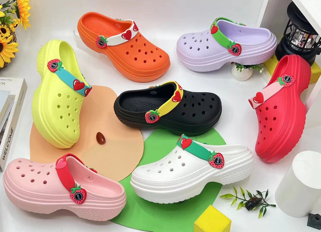 Customized Beach EVA Summer Flat Sandals Designer Unisex-Adult Classic Clogs 