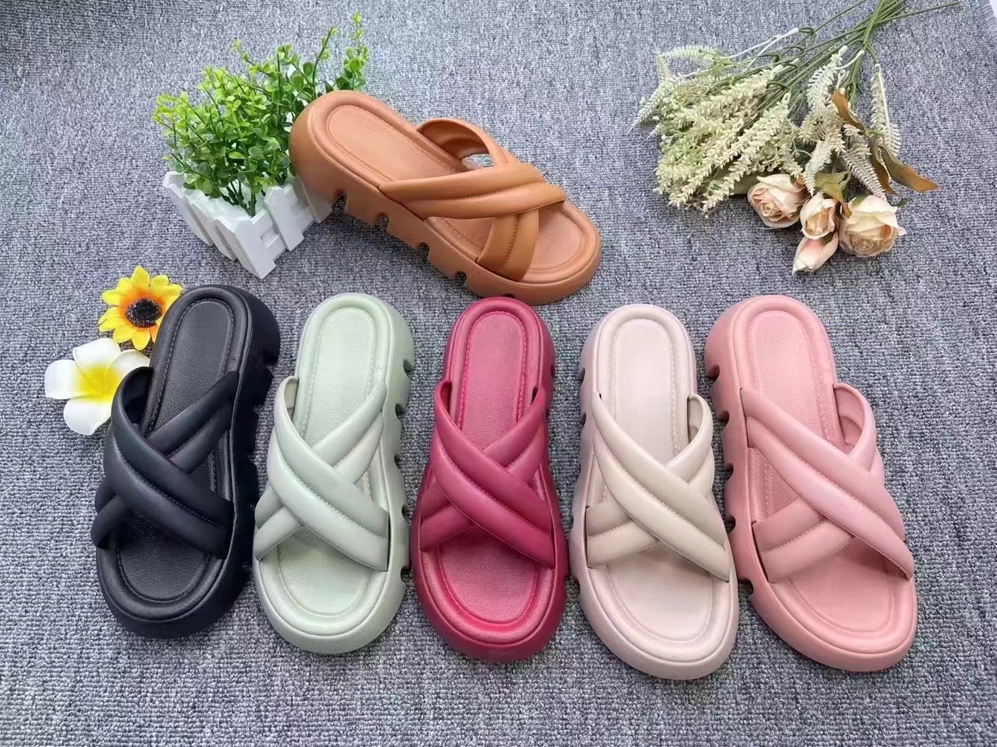 OEM Flat Designer Women Casual Flat New Slipper Sandal