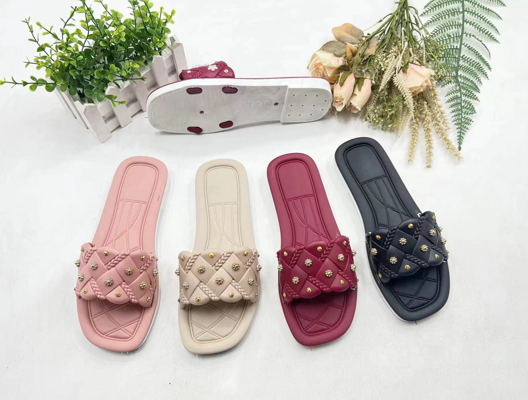 Walk Outdoor Trendy Slippers Beach Walk Accessories Summer Fashion Platform Slides Slippers 