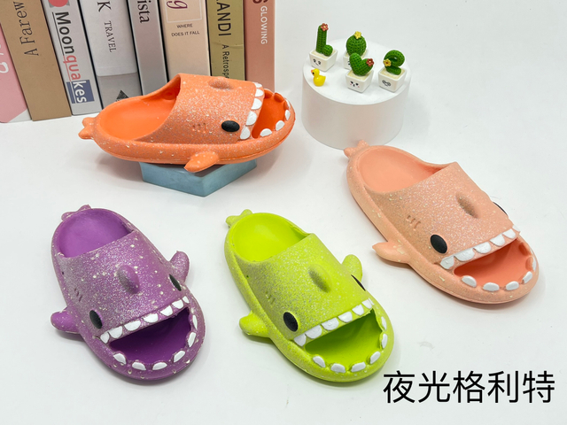 Customized Summer Cute Cool Slides Lovely Cloud EVA Shark Shoes