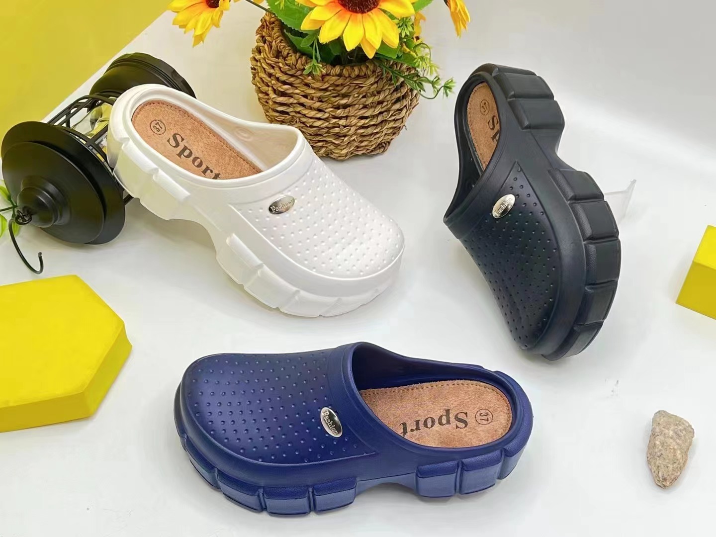 Customized Waterproof Light Weight Adult EVA Classic Slipper Shoes Clog