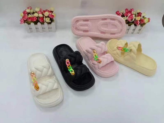 Simple Design Solid Color Comfortable EVA Soft Slipper Thick Sole Slide Slipper