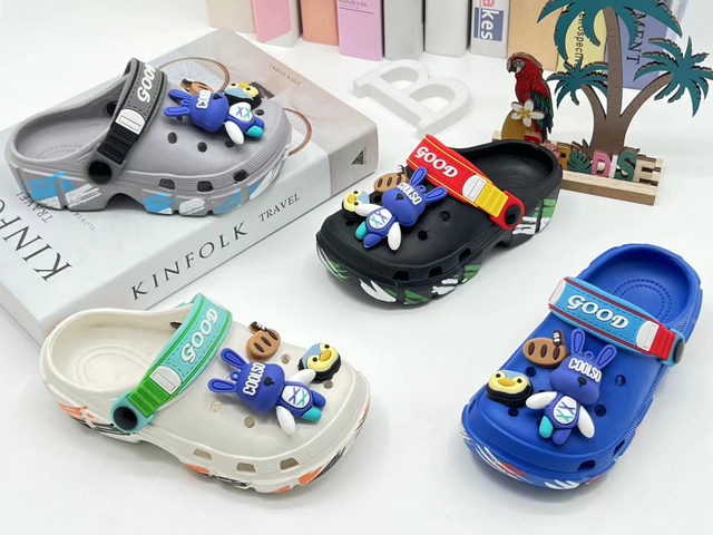 Customized Fashion Charms Cute Summer Slipper Kids EVA Garden Clogs