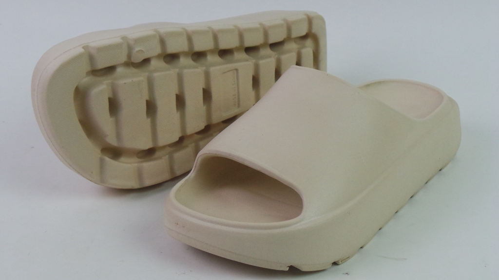 Customized Logo Waterproof Anti-slip Quick-Drying Soft EVA Casual Fashion Flat Slipper 