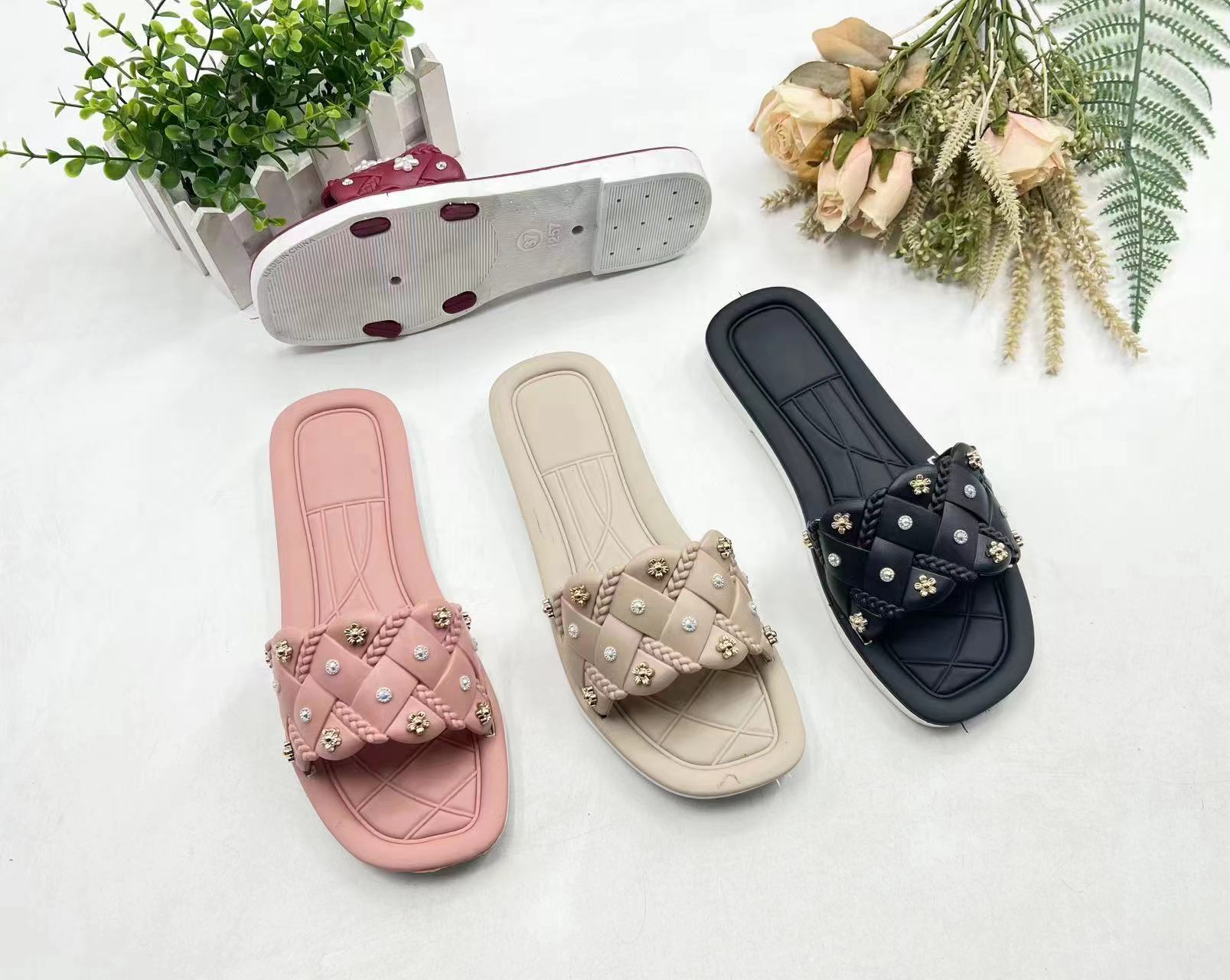 Walk Outdoor Trendy Slippers Beach Walk Accessories Summer Fashion Platform Slides Slippers 