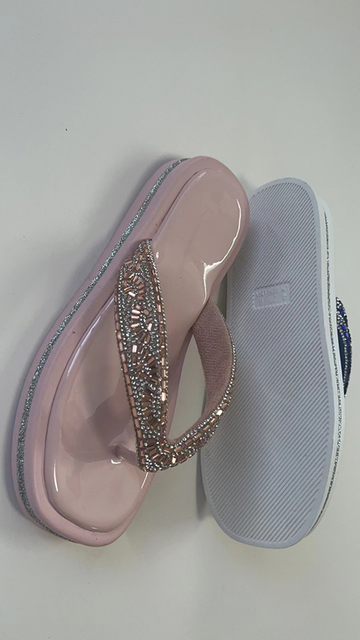 Customized Fashion Waterproof Jeweled Sandals PVC Flip Flop with Rhinestones