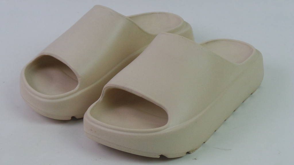Customized Logo Waterproof Anti-slip Quick-Drying Soft EVA Casual Fashion Flat Slipper 