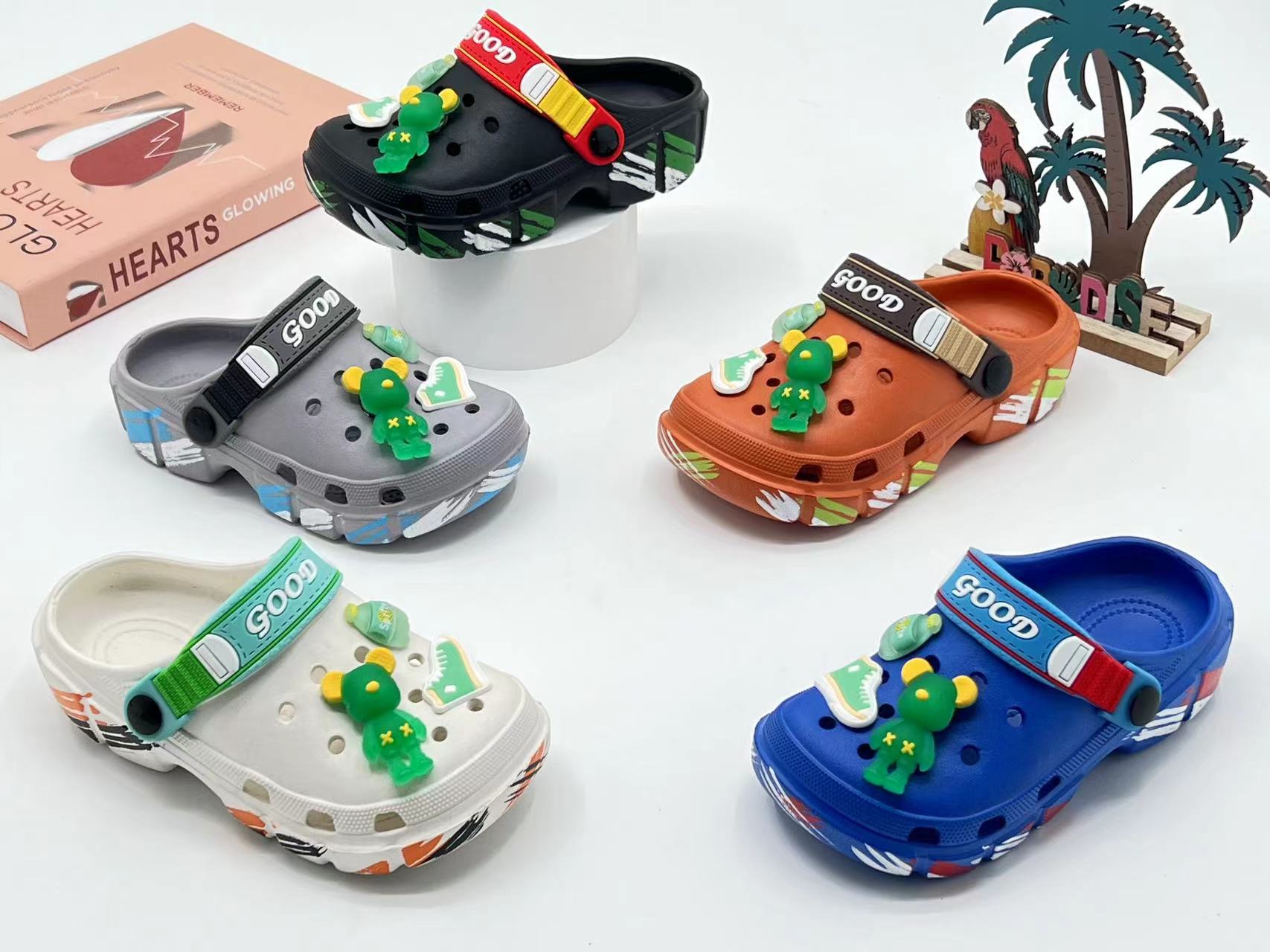 Customized Fashion Charms Cute Summer Slipper Kids EVA Garden Clogs