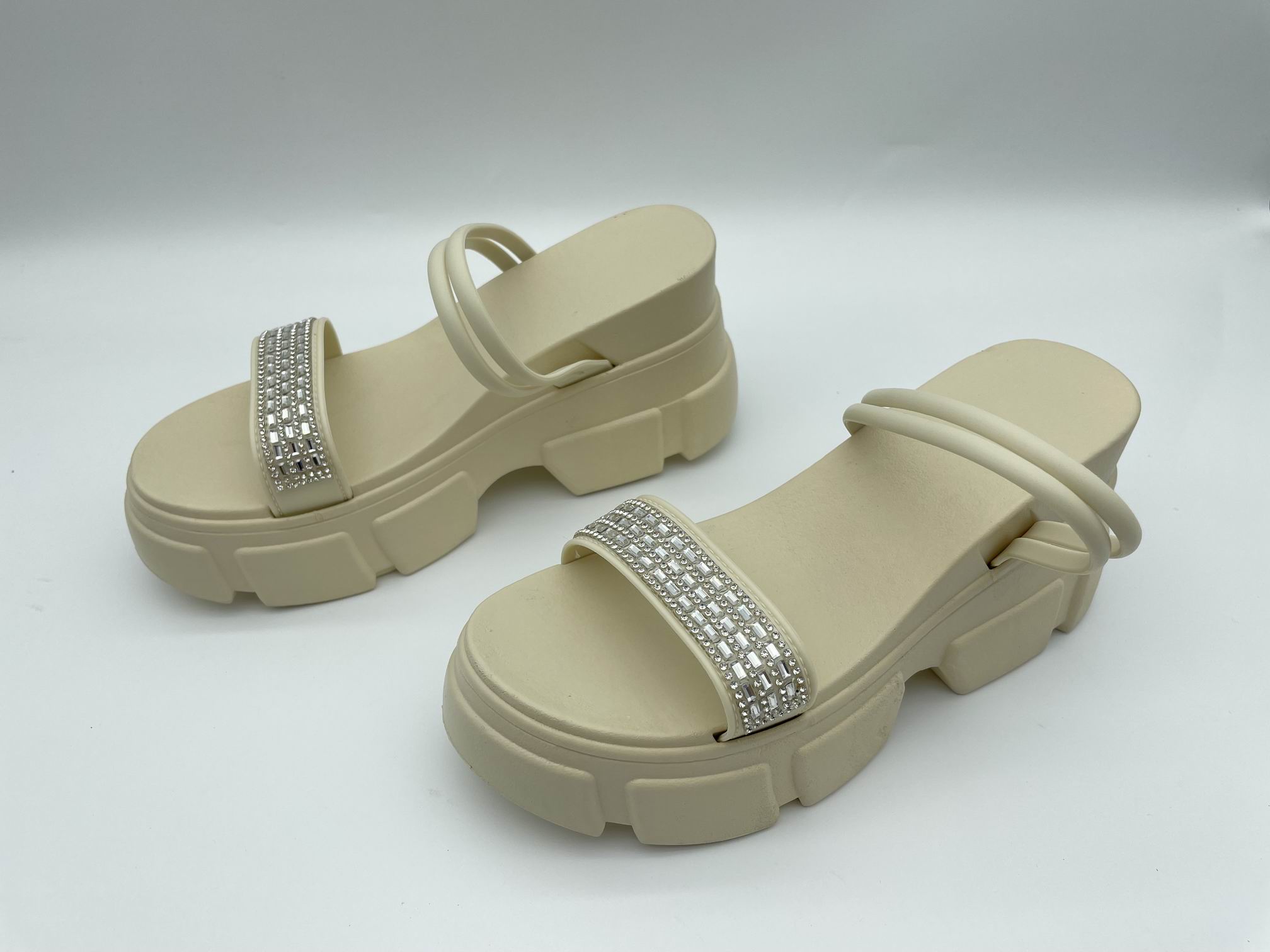 Customized Designer Anti Slip Sandals Sleepers Slides For Wome Outdoor Platform Slipper