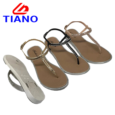  New Style Fashion Design Delicate Decoration Lady′s PVC Sandals(TN40771)