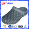 Summer New Design Men′s Clogs (TNK30007)