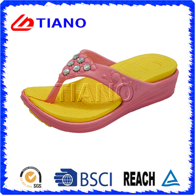 Woman′s Slipper with Diamante Flip