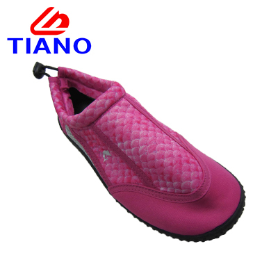 Water Shoes Women′s Men′s Outdoor Beach Swimming Aqua Shoes(TN40483)