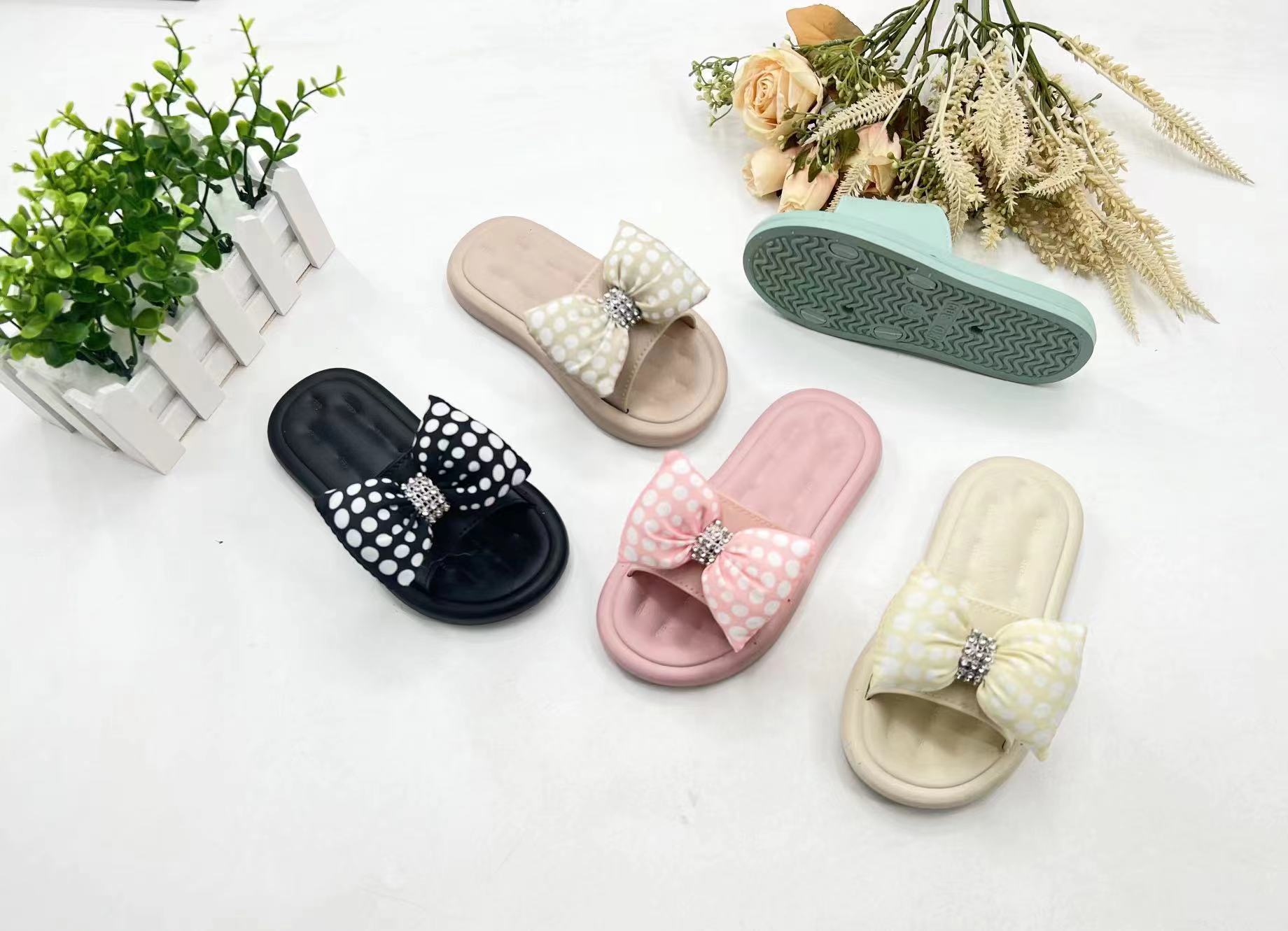 Personalized Woman Fashion Design Casual Slipper Shoes Lady Bathroom PVC Slipper