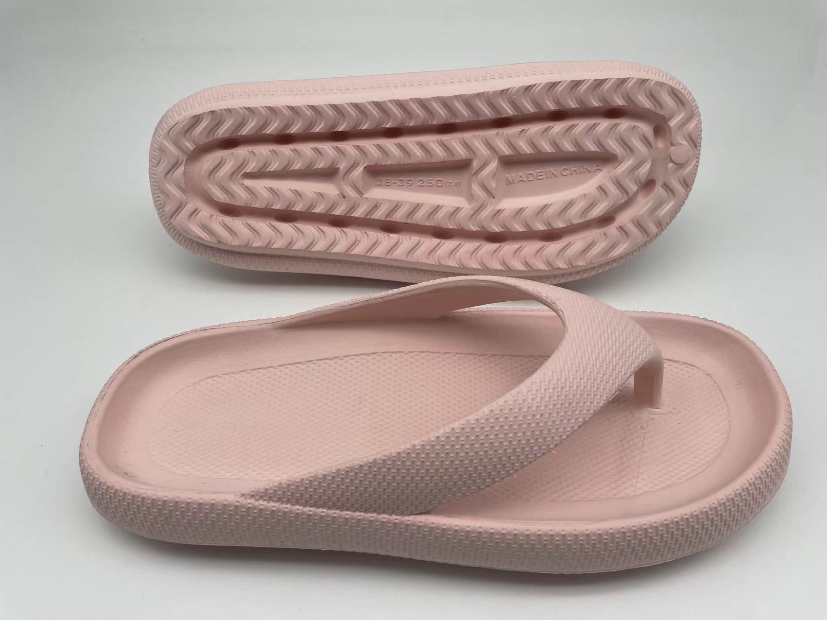 Non-slip thick bottom EVA high elastic rubber plastic beach slippers women's solid color flip flops