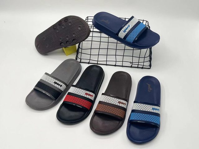Customized PVC Upper EVA Outsole Casual Slippers for Men