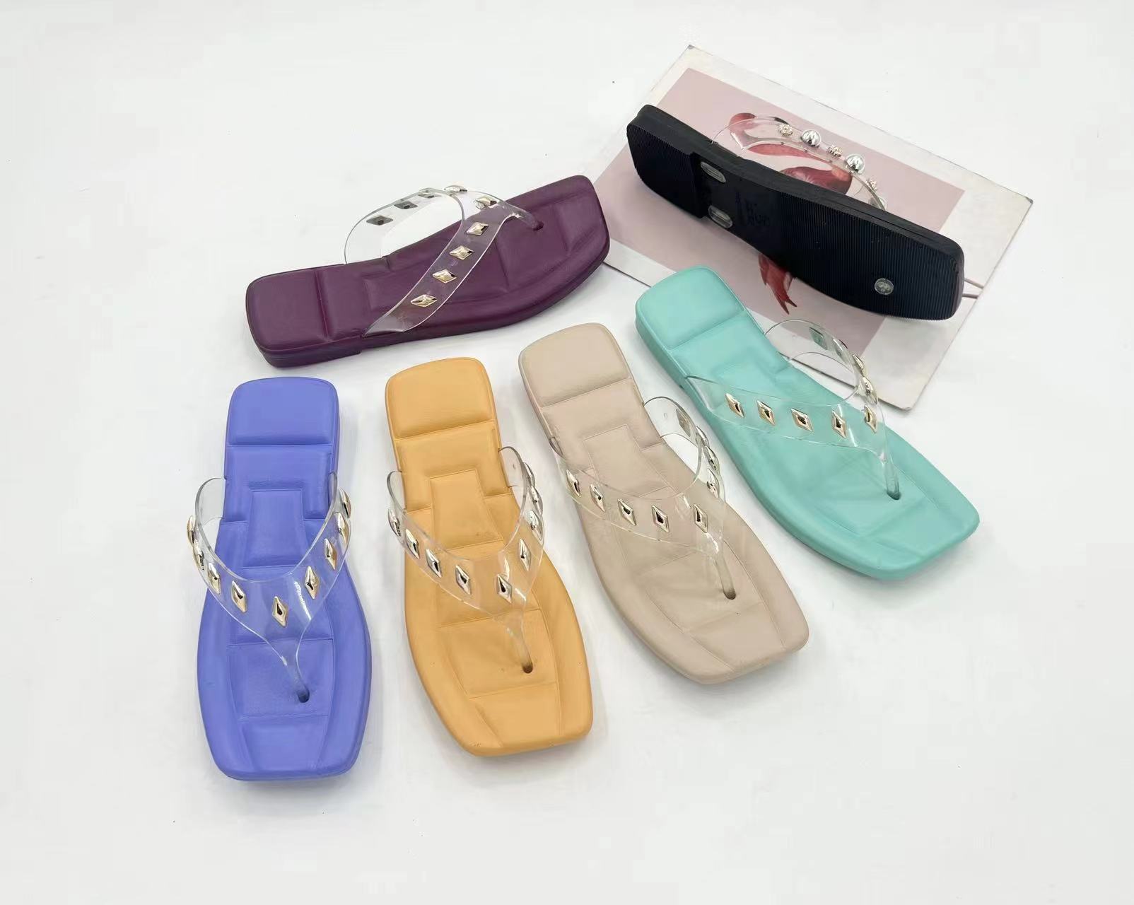 Factory Wholesale Designer Casual Ladies Shoes Outdoor Beach Soft Sole Flip Flops Slippers