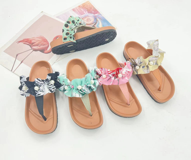 Customized Light Weight Design Ladies Comfortable Luxury Slipper Flat PVC Flip Flops Women Slipper