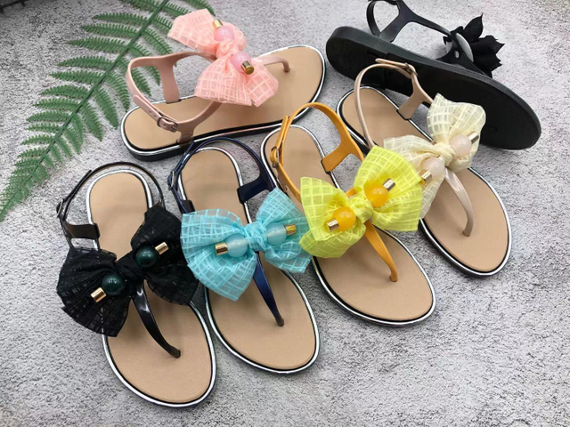  Fashion Design Delicate Decoration Lady′s PVC Sandals(TNDL50003)