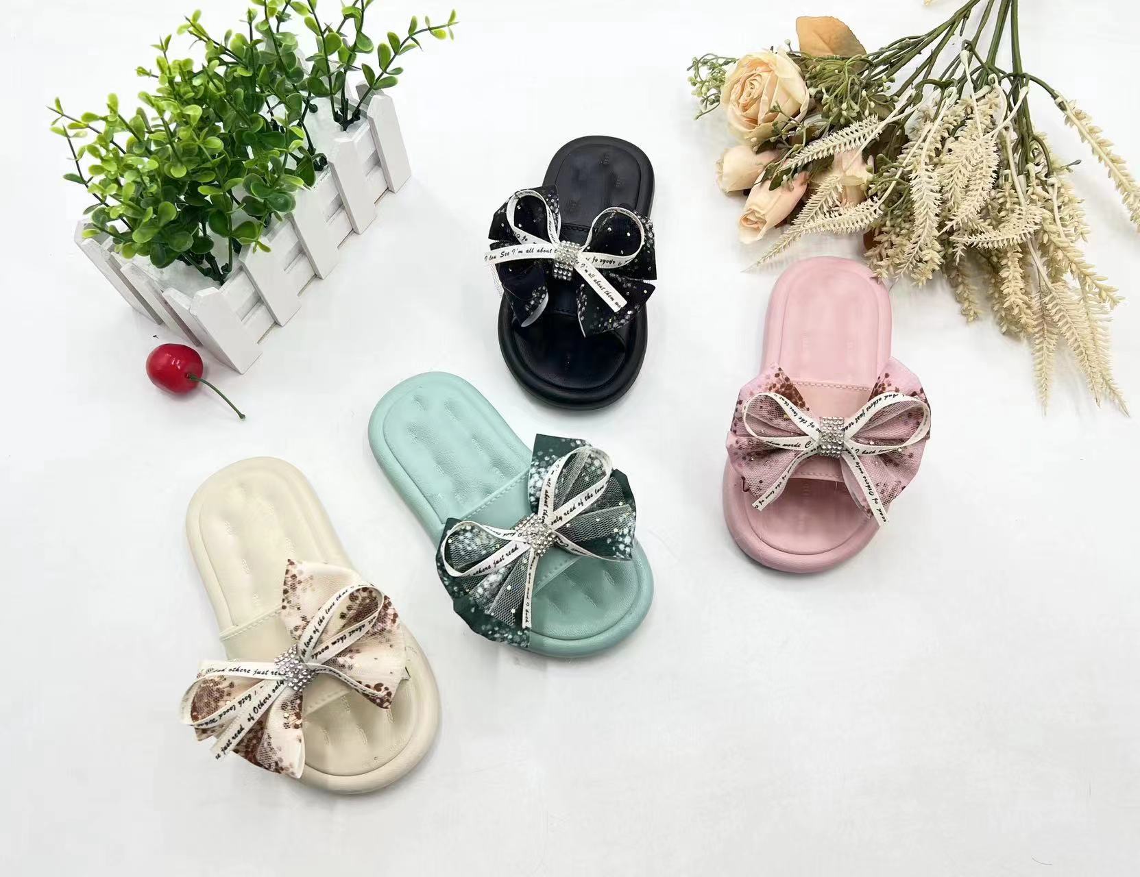 OEM Fashion Light Weight Children Shoes PVC Comfortable Outdoor Kids Slipper