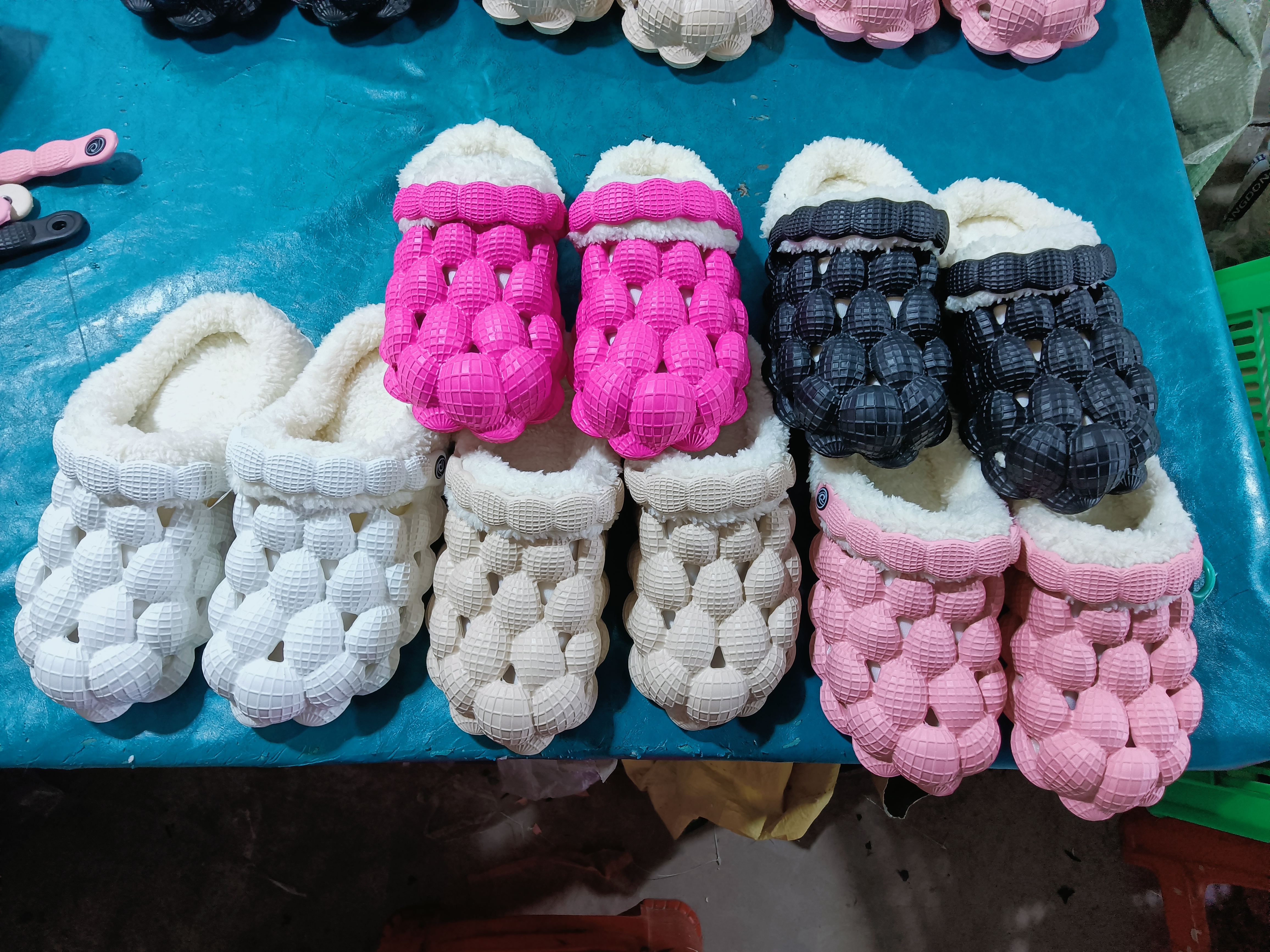 OEM Fashion Trend Men Autumn Winter Warm Soft Comfortable Indoor Slippers