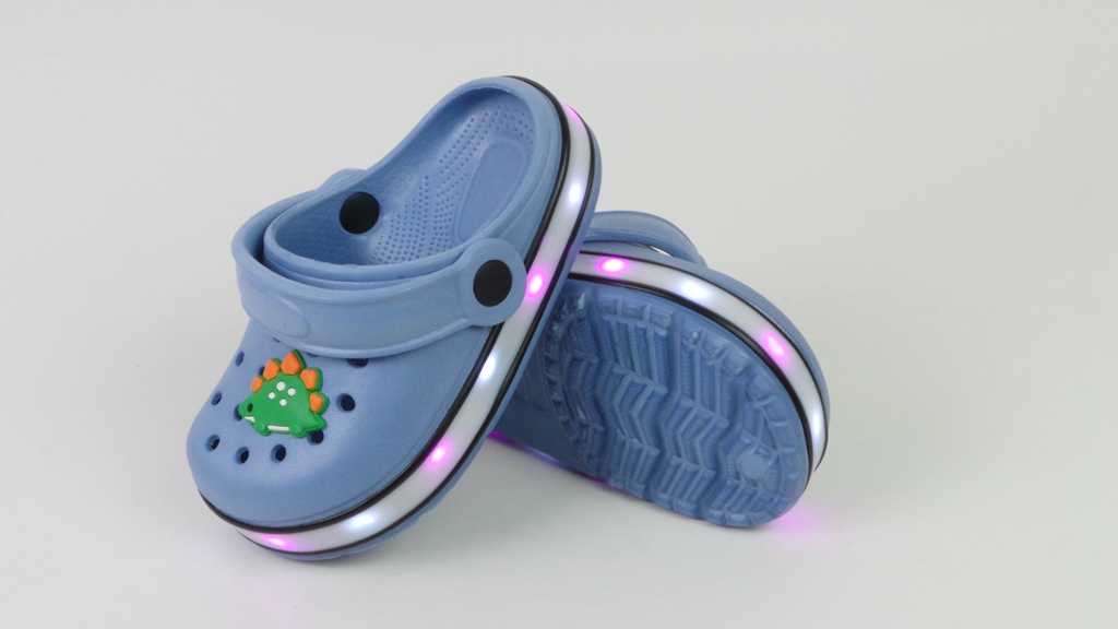 Summer Beach Cartoon Hole Baby Slippers Anti-Slippery Garden Shoes with Lights