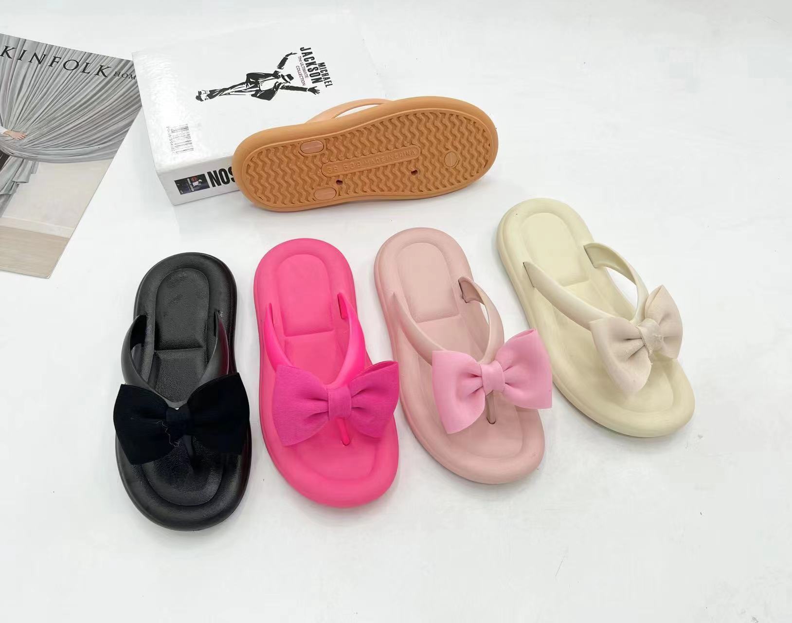 New Slippers Korean Version Bow Tie Flat Sandals Flip Flops for Ladies Non-slip Holiday Beach Shoes