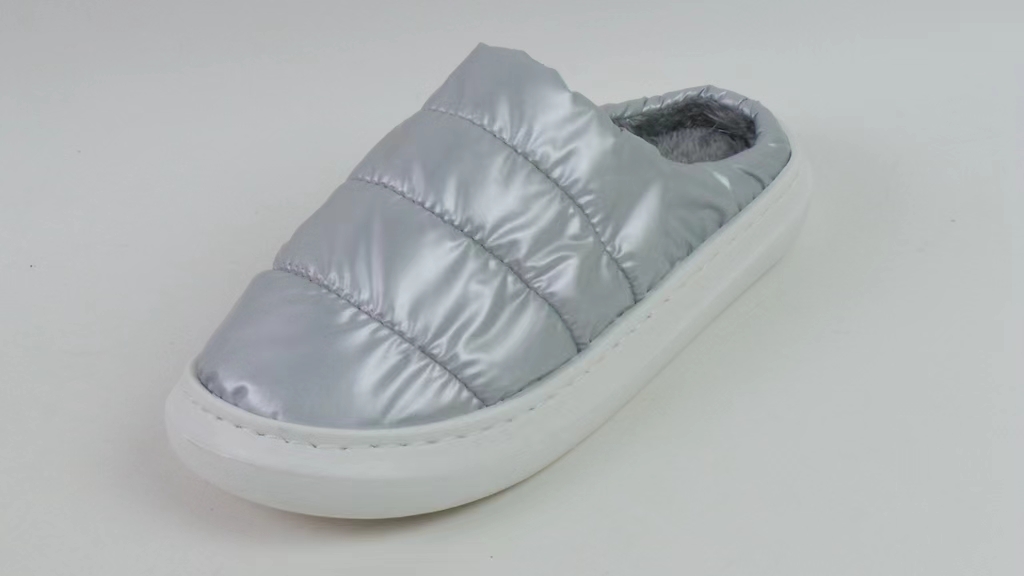 Custom Plush Lining Warm Waterproof Non-slip Outdoor Winter Cotton Slippers