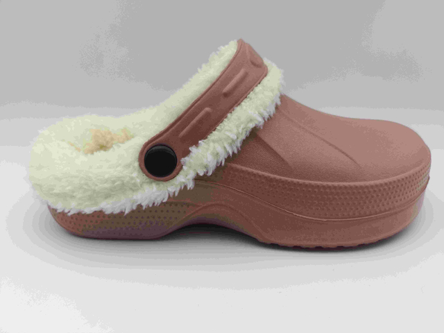 Customized Design EVA Winter Warm Clog with Fur Lining Garden Clogs