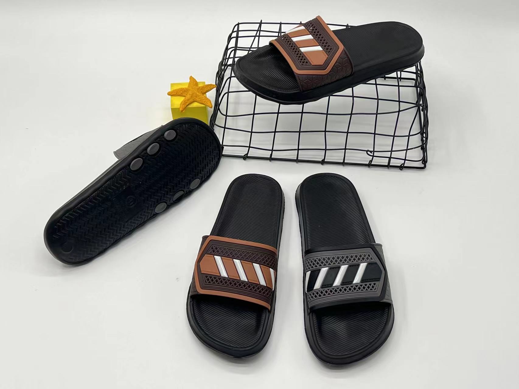Customized PVC Upper EVA Outsole Casual Slippers for Men