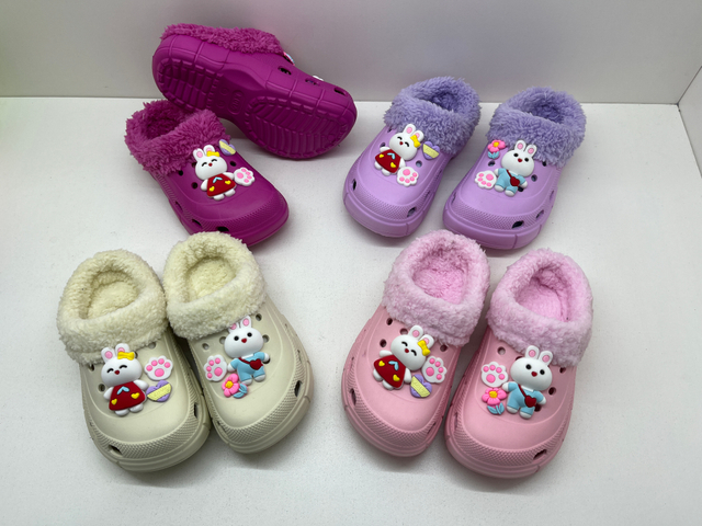 Classic Winter Clogs Outdoor PVC Garden Mule Clogs For Women with Fur