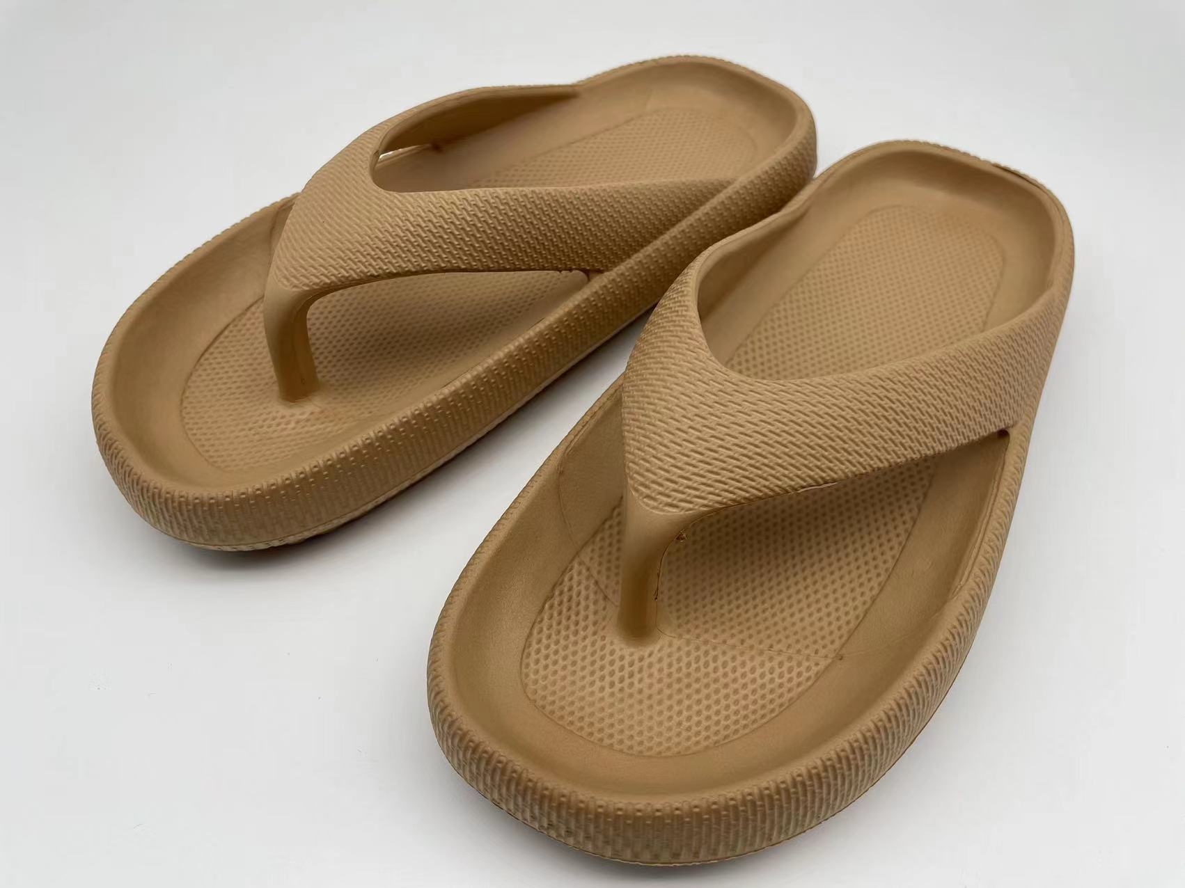 Non-slip thick bottom EVA high elastic rubber plastic beach slippers women's solid color flip flops