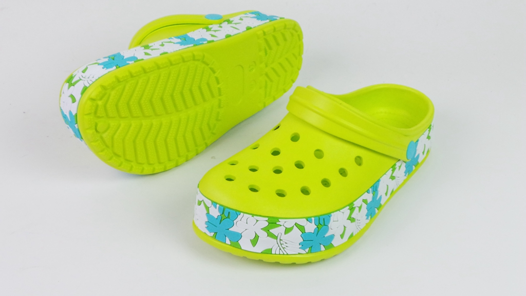 Fashion Clogs Shoes Breathable Super Light Weight Softness for Beach