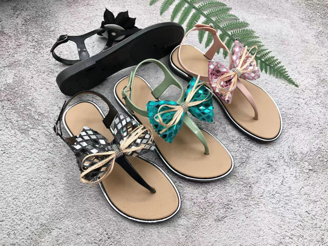  Fashion Design Delicate Decoration Lady′s PVC Sandals(TNDL50006)