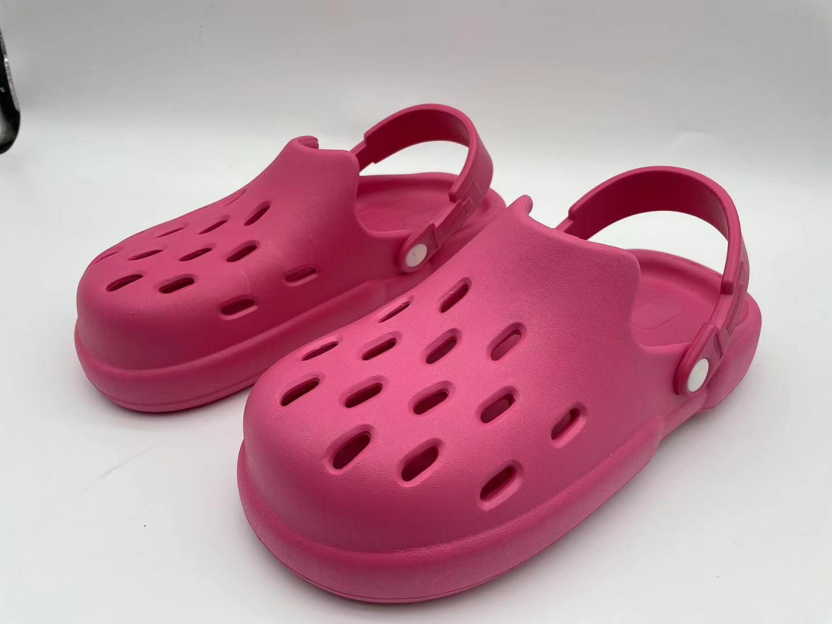 Customized Summer Trend Lady EVA Casual Soft Outdoor Beach Garden Clogs