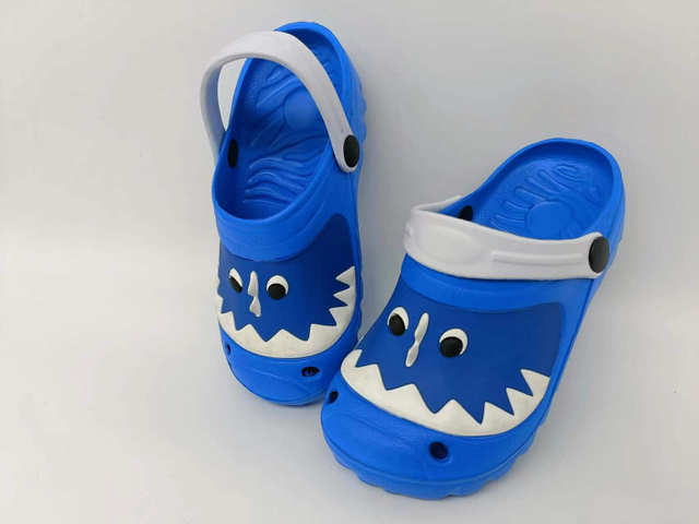 Custom Kids Holes Sandals Hollow Breathable Outdoor Summer Garden Shoes EVA Clogs 