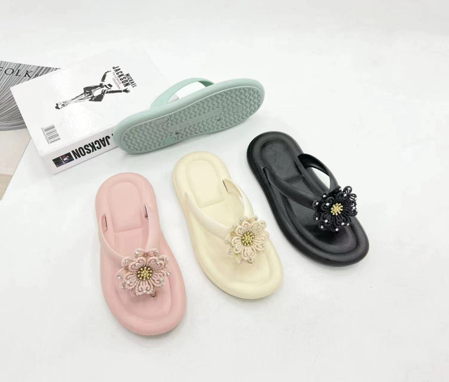 New Slippers Korean Version Bow Tie Flat Sandals Flip Flops for Ladies Non-slip Holiday Beach Shoes