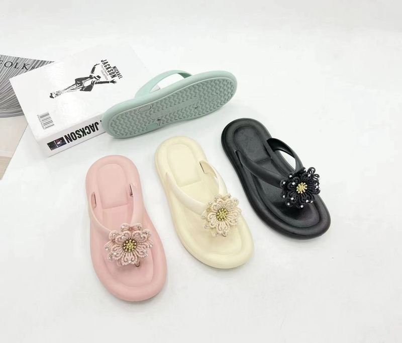 New Slippers Korean Version Bow Tie Flat Sandals Flip Flops for Ladies Non-slip Holiday Beach Shoes