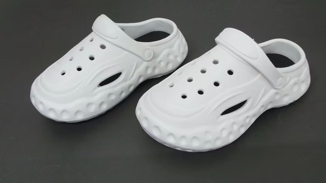 EVA Clog Athletic Sports Sandal Slippers Garden Clogs Shoes Beach Water Shoe Women′ S Classic Clog