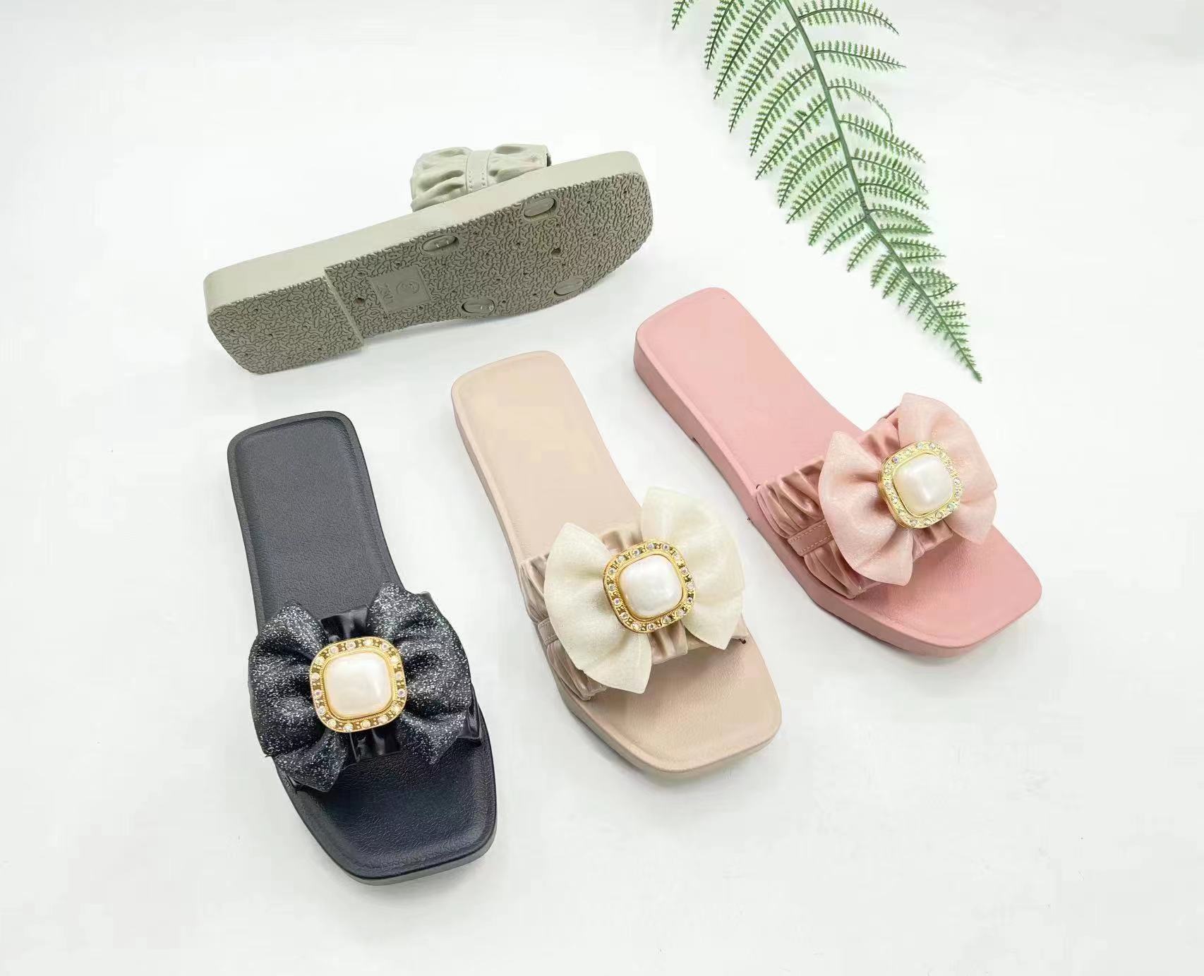 Customizable Fashion Ladies Flat Shoes Decorations PVC Ladies Summer Slippers