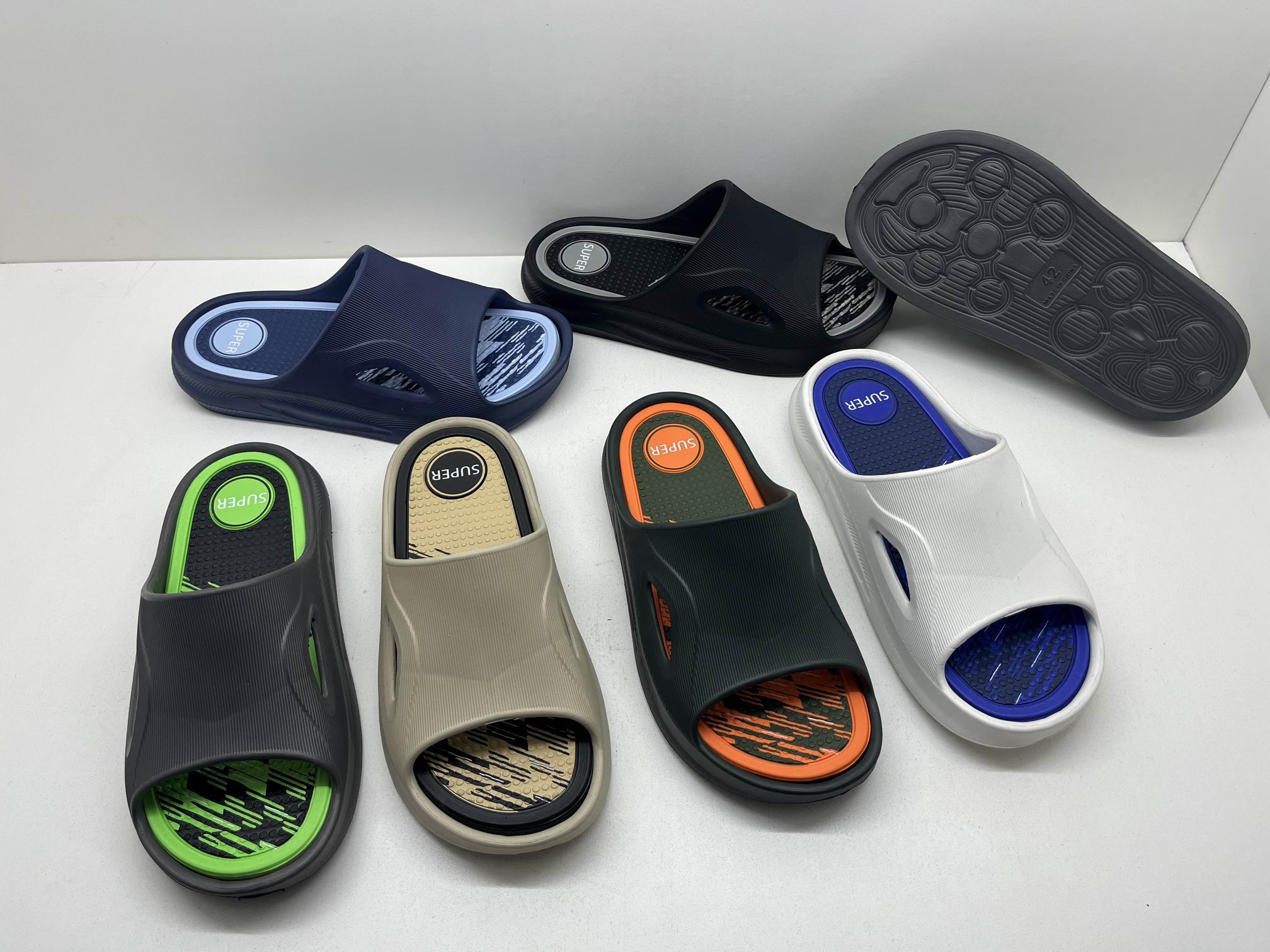 Custom Summer Bathroom Waterproof Comfortable Multiple Colors EVA Slippers for Men 